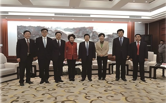 時任貴州省委書記、公安部原部長趙克志（右四）會見王中英董事長一行